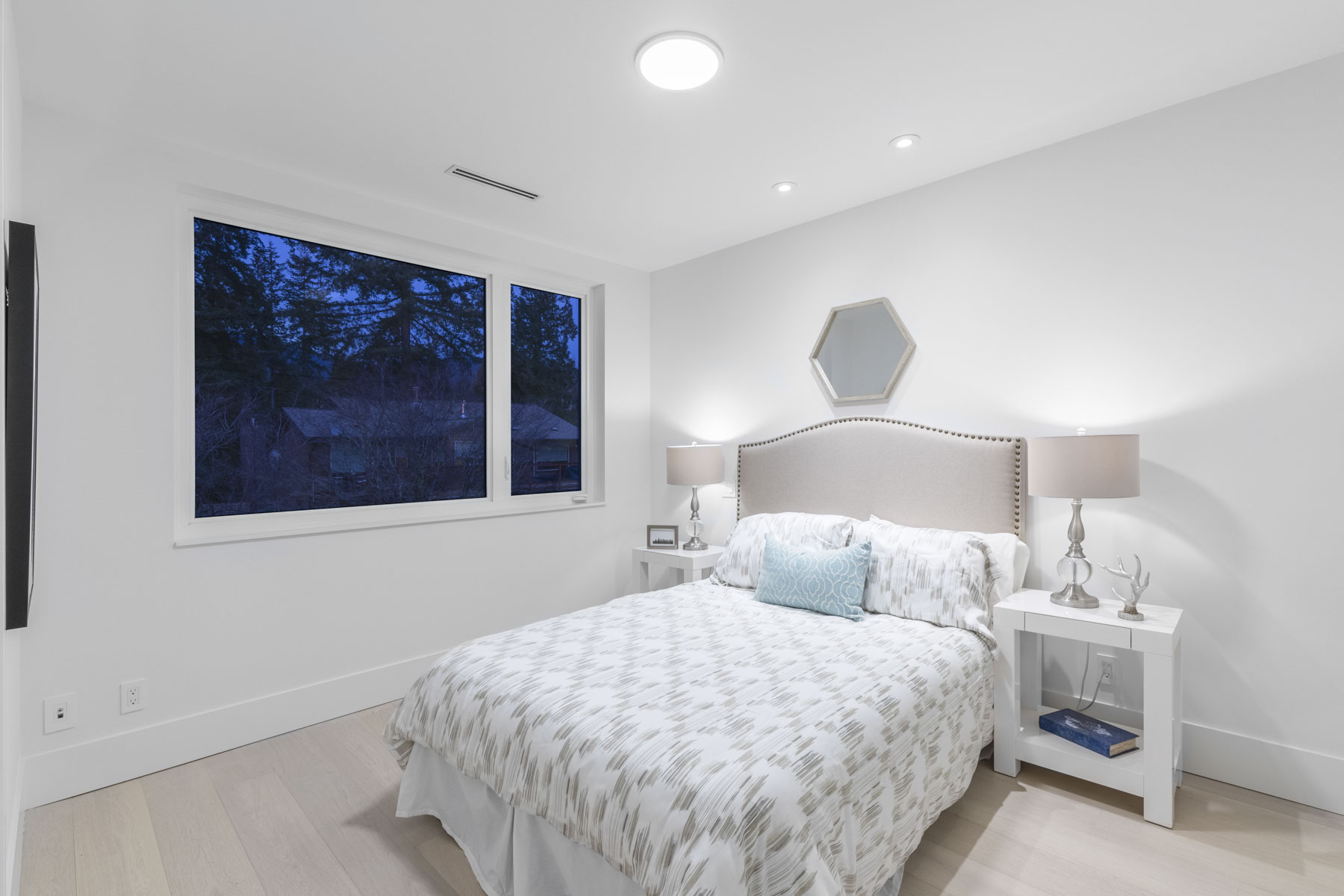 822 Cumberland Crescent